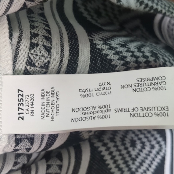 DEX* plus size 1x jacquard v neck top 3/4 sleeve slit sides - Picture 9 of 15